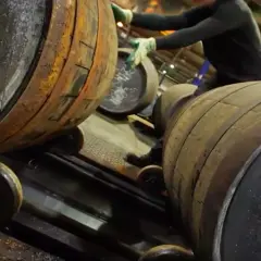 Blended whisky co to znaczy? Poznaj sekrety tego popularnego trunku