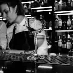 Gdzie na drinka Szczecin? Odkryj najlepsze bary i koktajle
