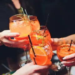 Gdzie na drinka we Wrocławiu? Odkryj najlepsze bary i koktajle
