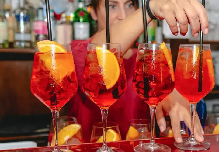 Gdzie na drinka w Rzymie? Odkryj najlepsze bary z klimatem i smakiem
