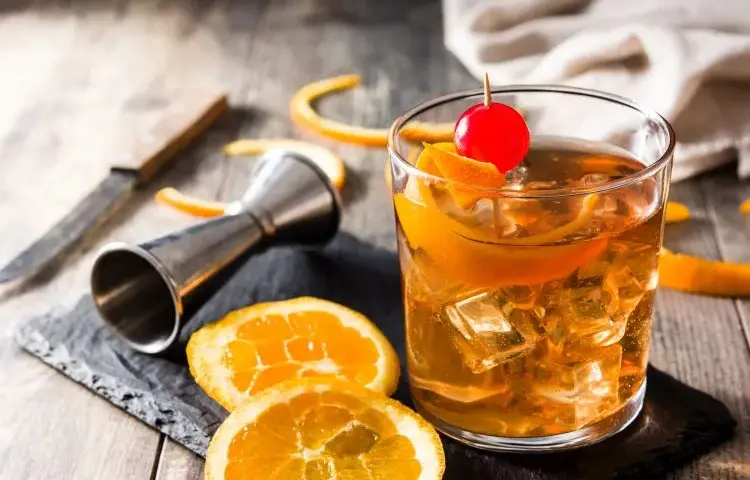 Jak zrobić whisky z wódki - prosta metoda na domowy alkohol