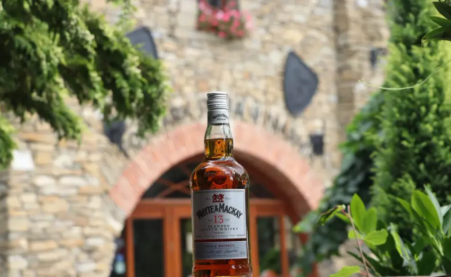 Jakie whisky na wesele? Odkryj najlepsze opcje dla gości