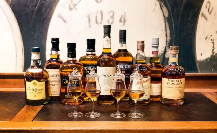 Najlepsze whisky, które zachwycą Twoje podniebienie i zaskoczą gości