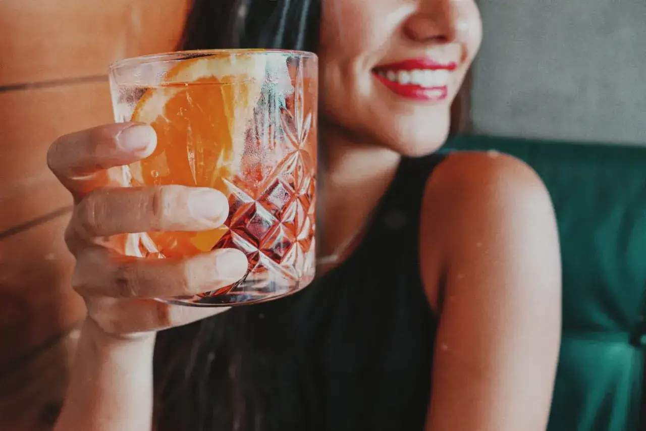 Zdjęcie Gdzie na drinka w Łodzi? Odkryj najlepsze bary i koktajle